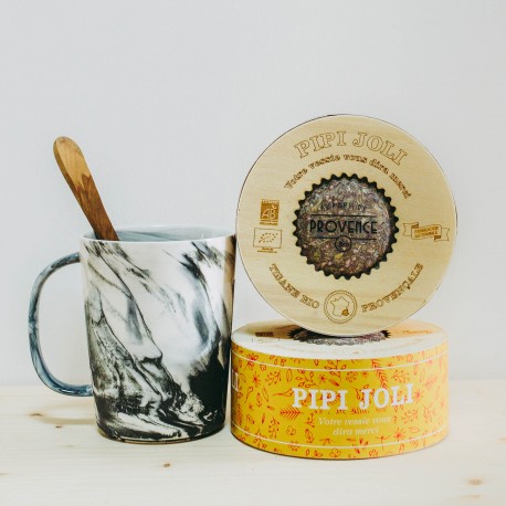 Herbal tea Pipi Joli in a wodden box