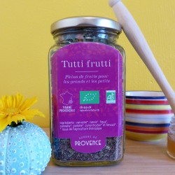 Dans un bocal rectangulaire (50gr) tisane aux fruits bio Tutti Frutti